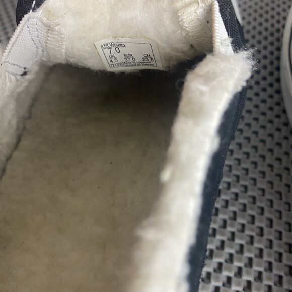 Vans Asher Slip On Shoes Womens Size 7 Black Suede Sherpa Lined Casual - Picture 13 of 14